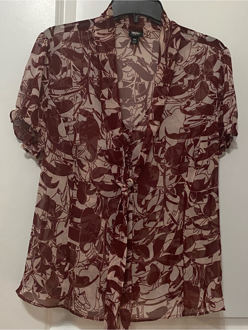Mossimo brown and beige abstract leaf print blouse